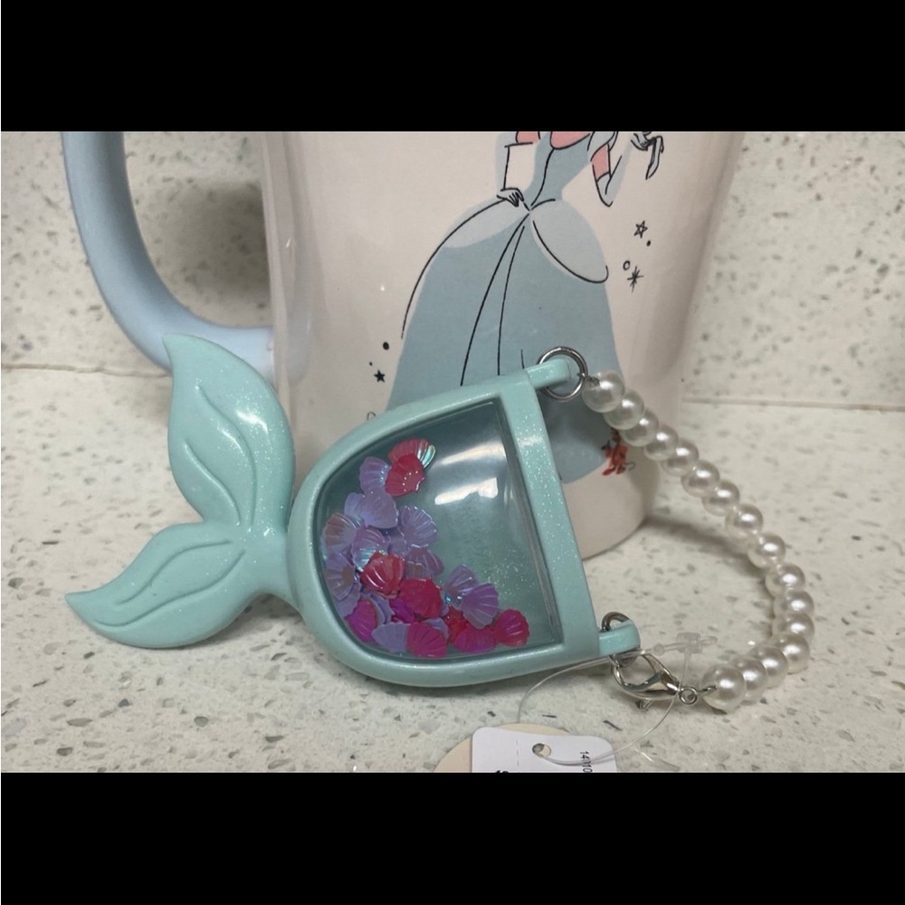 Bath and bodyworks x Disney Pocketbac holder